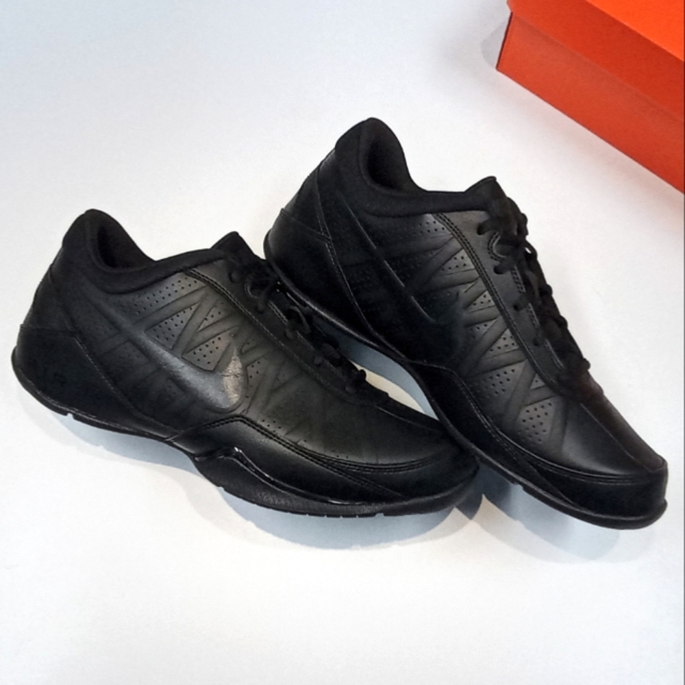 NEW Nike Air Ring Leader Low in Men's